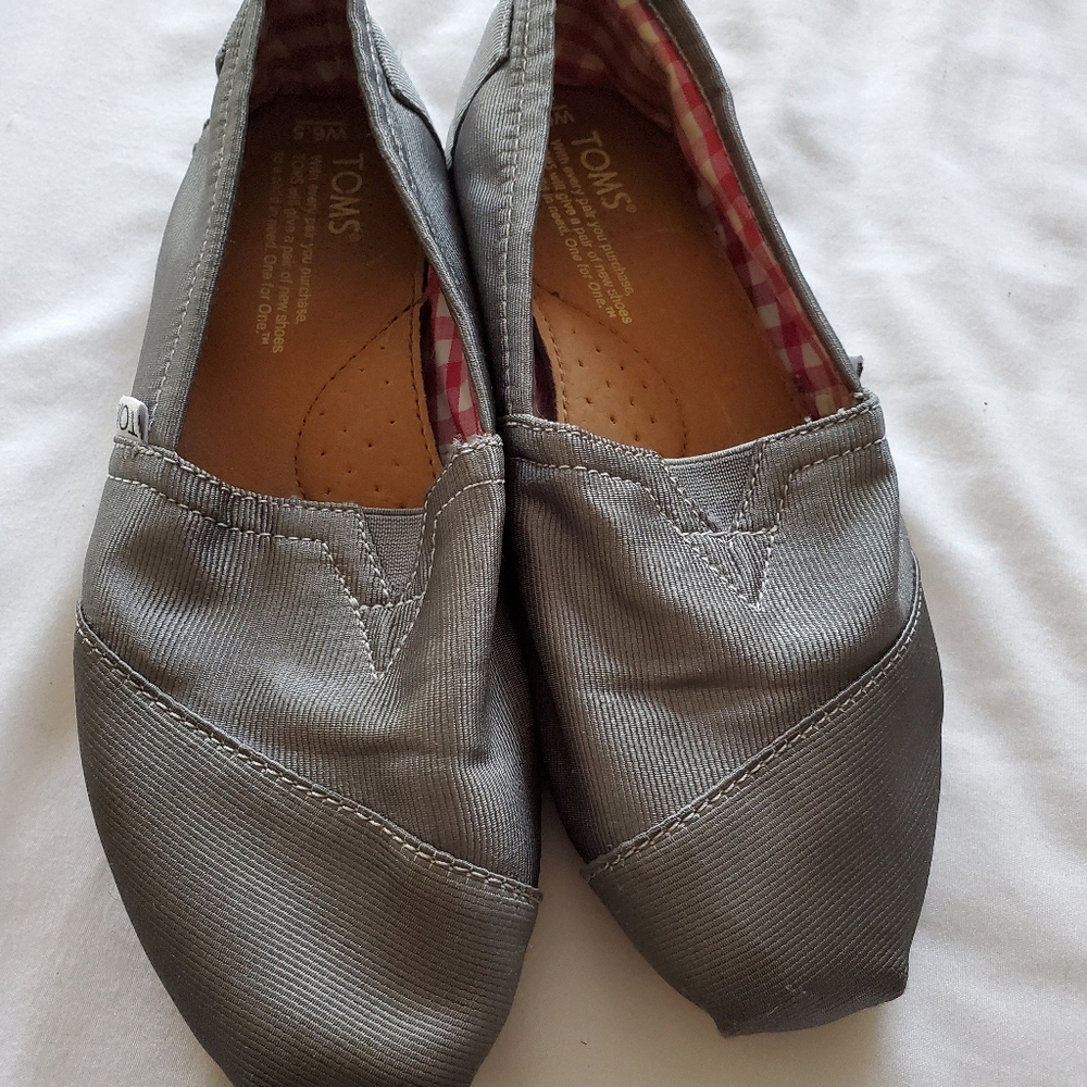 ❌Sold on Ⓜ️❌Grey Toms